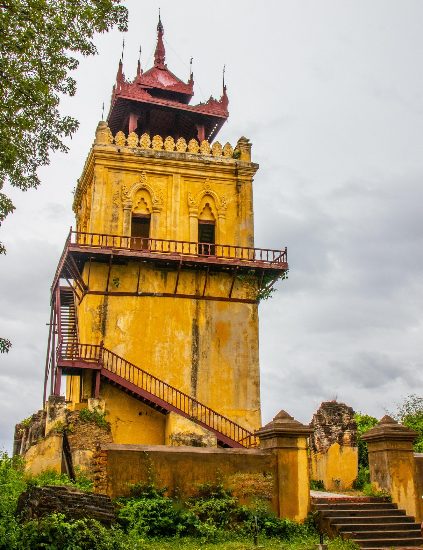 Mandalay Countryside & Heritage Excursion: Innwa & Amarapura